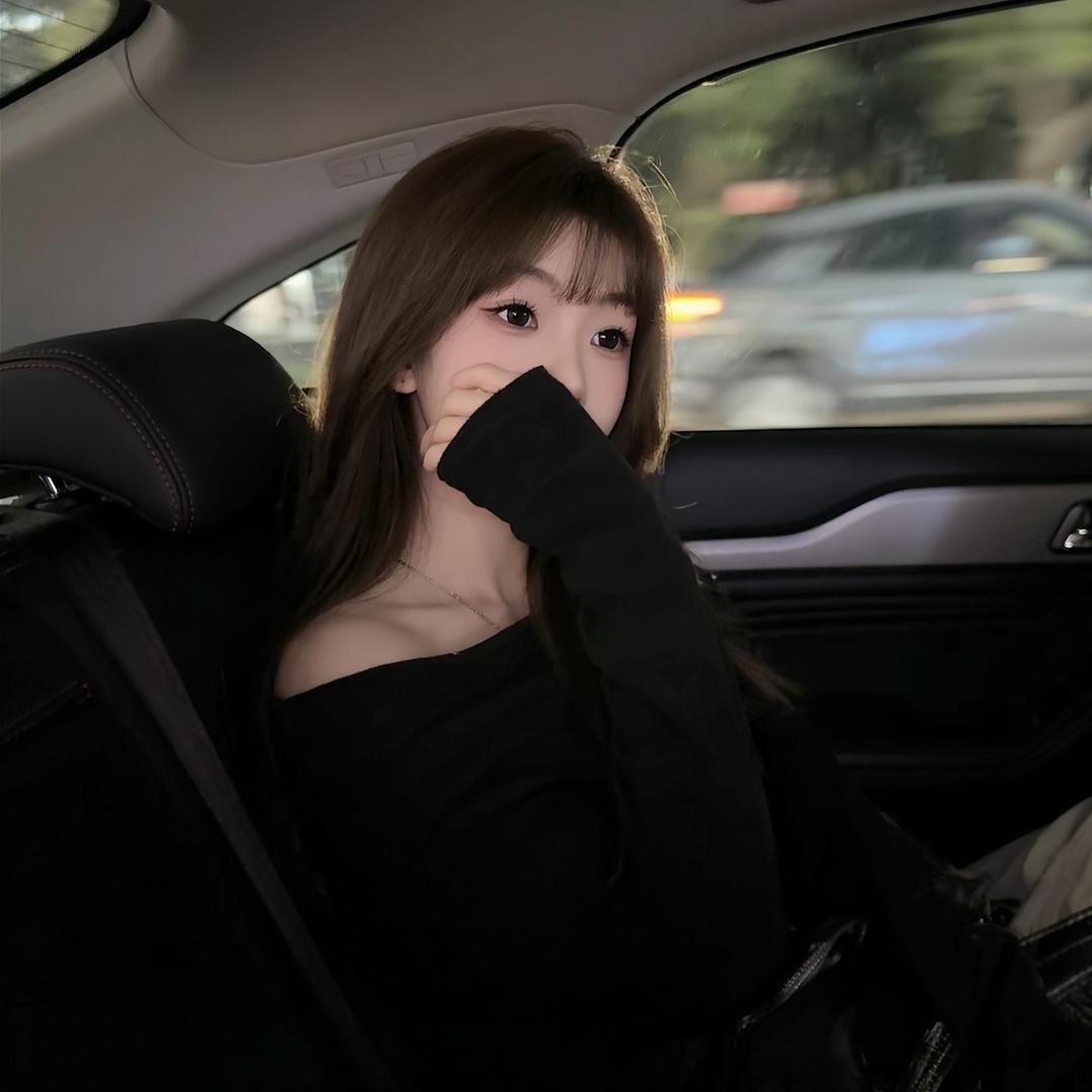 伊.
