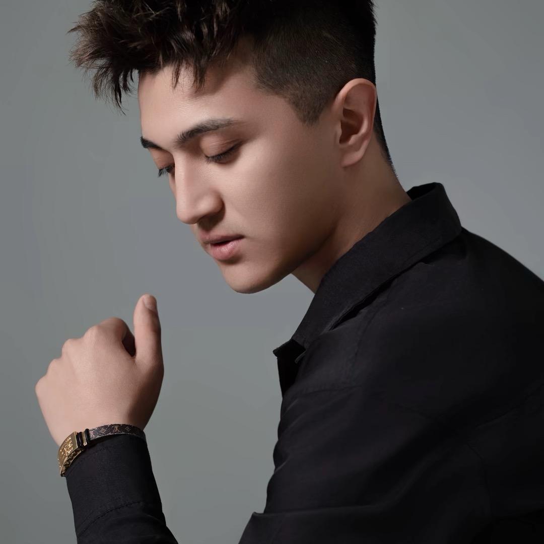 伊犁发型设计师