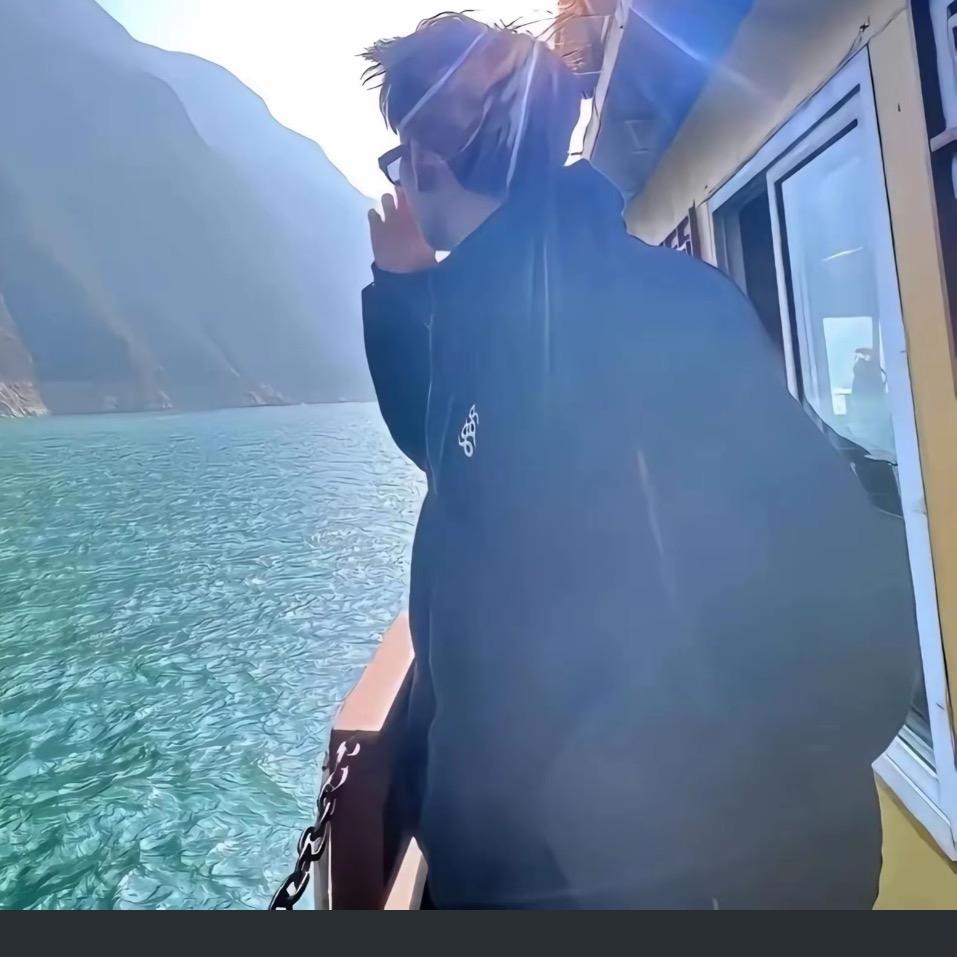 风吹麦里个浪