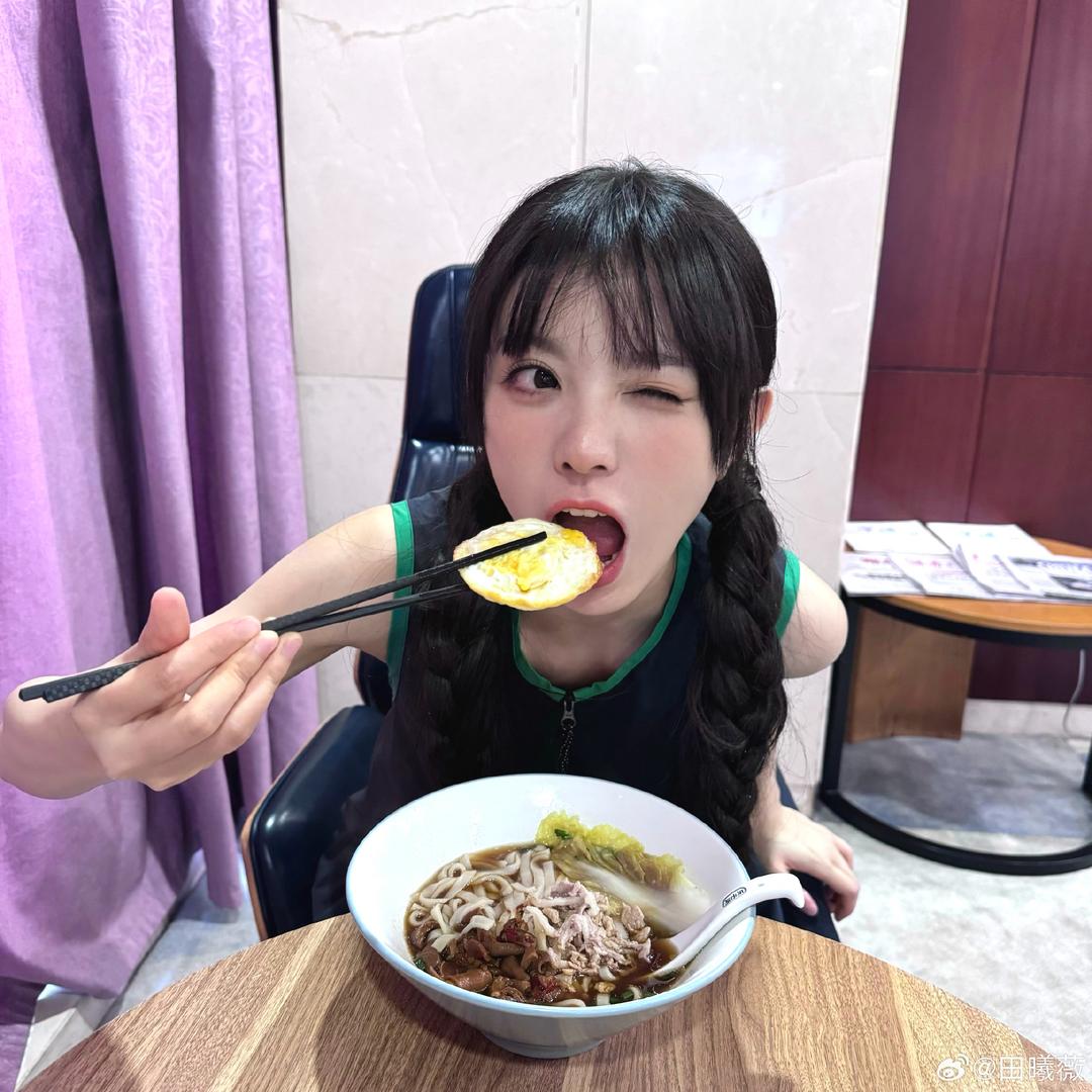 菠萝嘉嘉禹