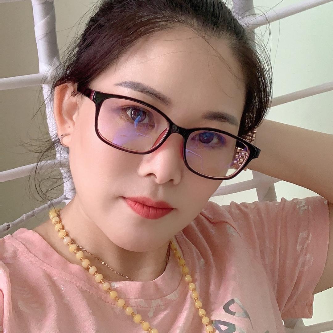 琼