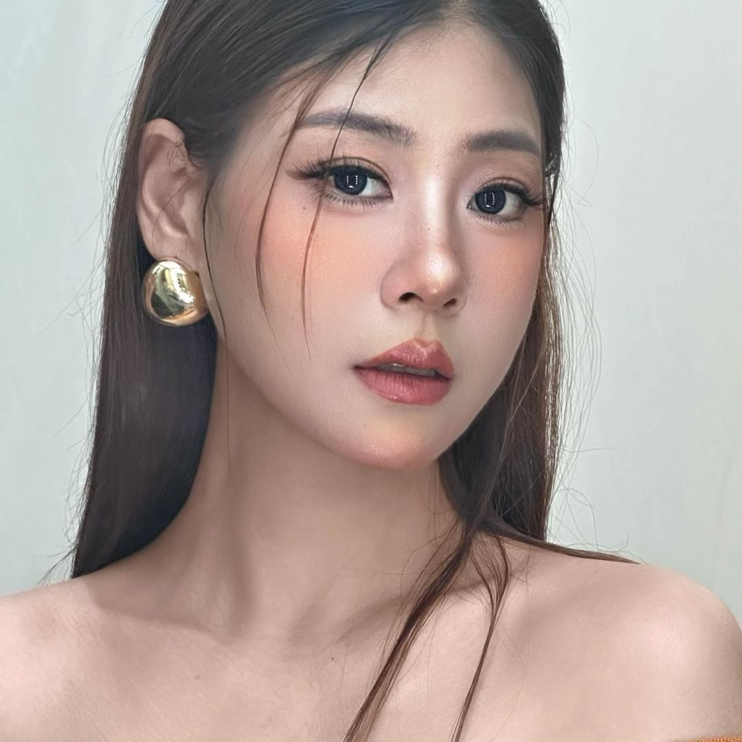 化妆师 佳丽