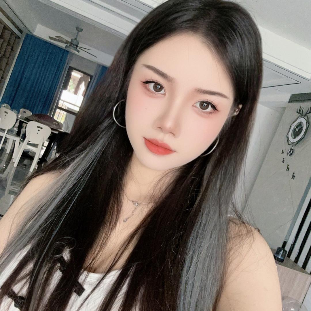 天花板小姐姐