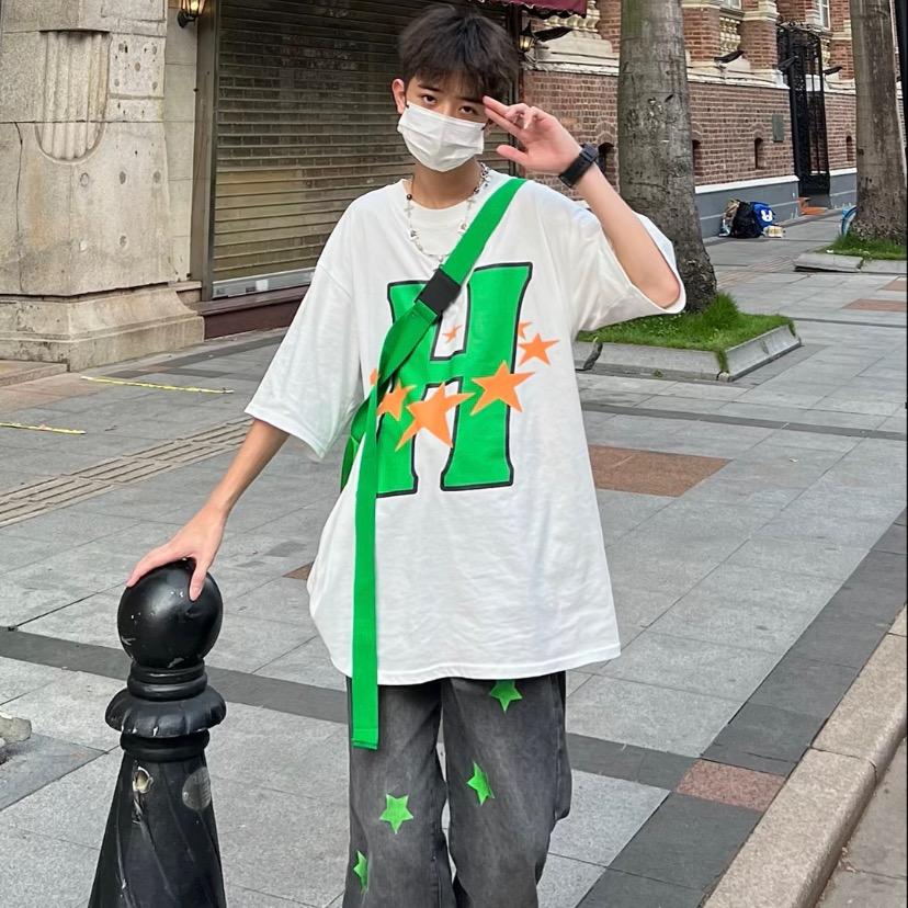 爱吃一个小苹果