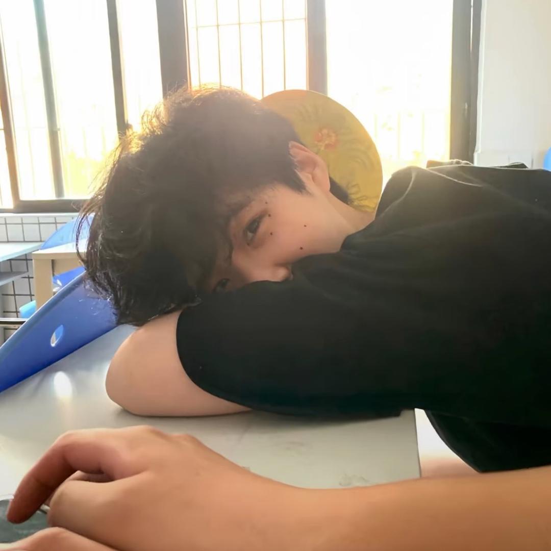 卷毛不太卷