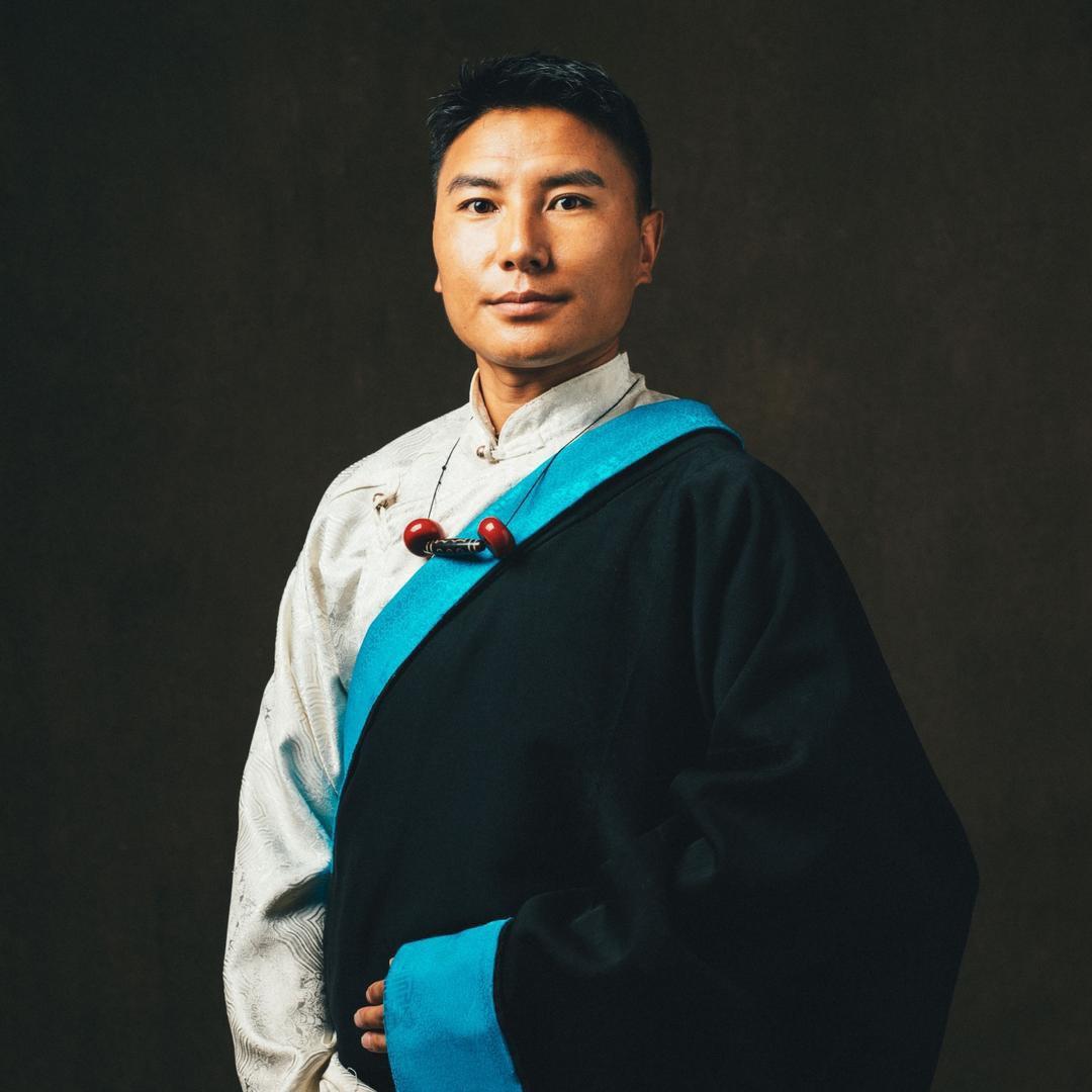 嘎尔藏日用百货商行