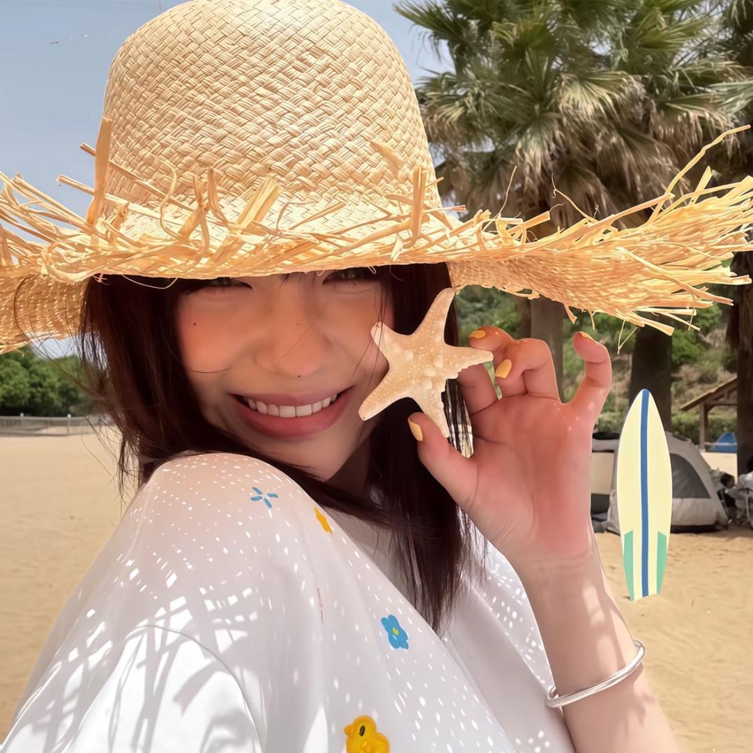 美女也会ᵉᵐᵒ