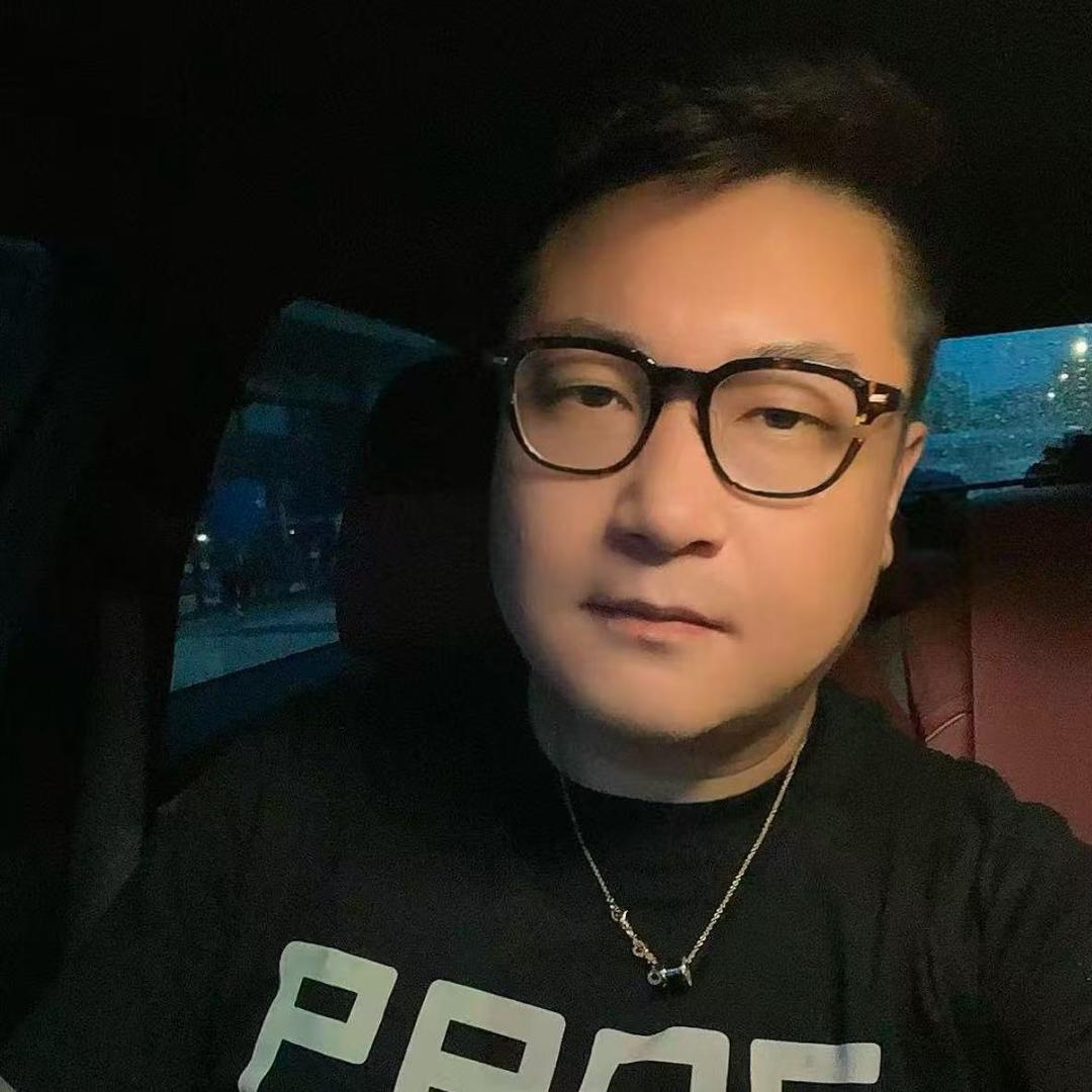 顾喜徳女装