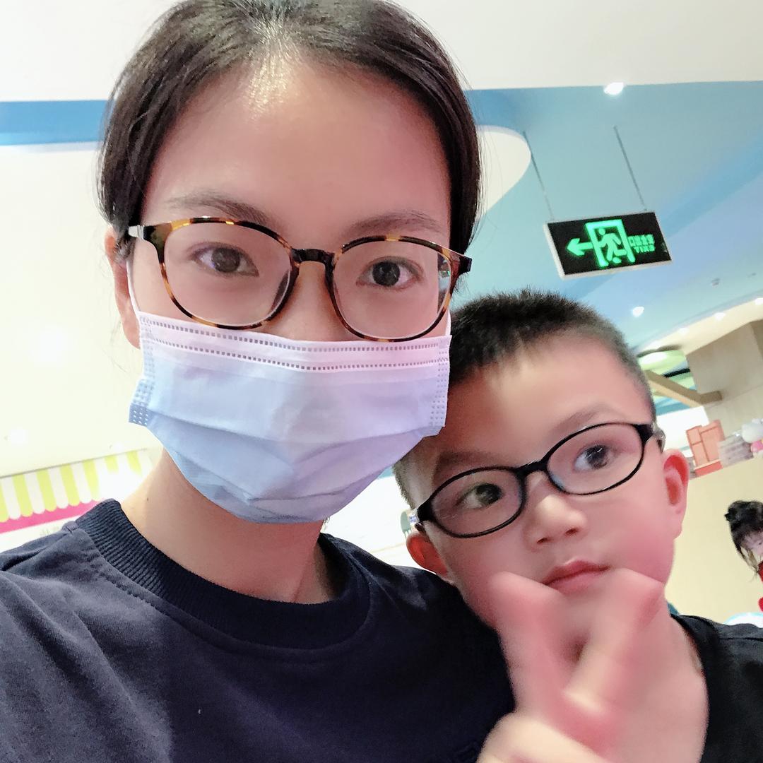 👩娜娜👨‍👩‍👧‍👧