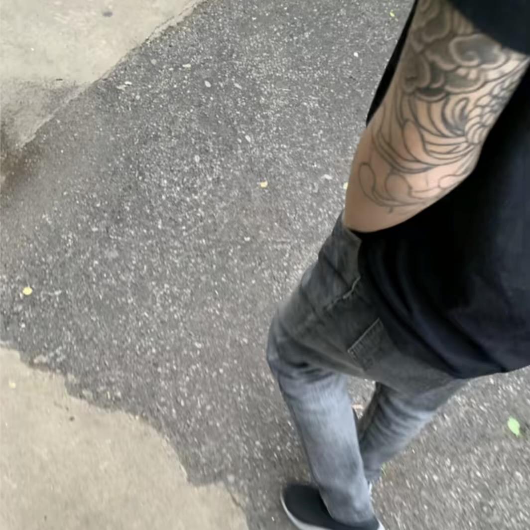 懒得弹烟灰