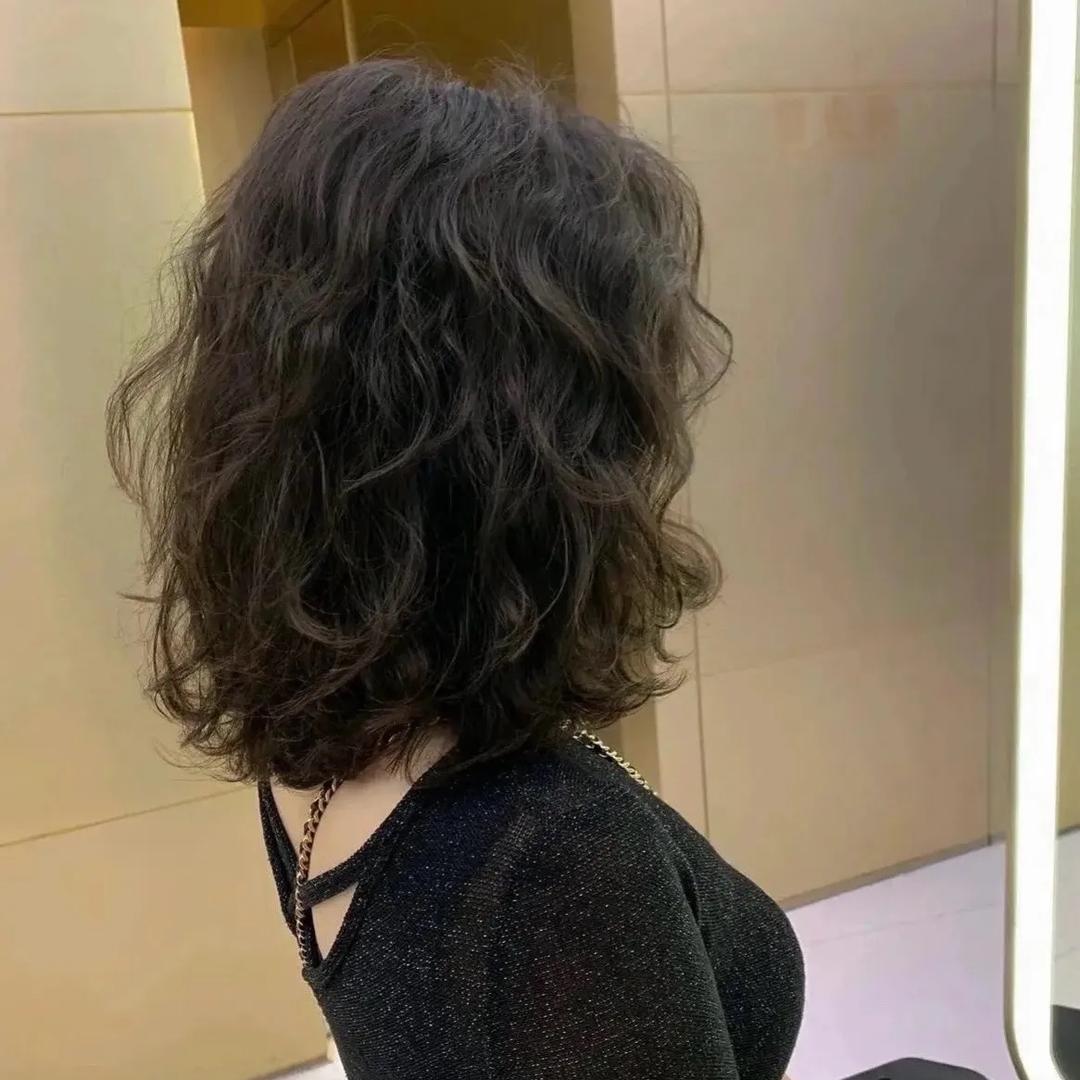 右江区烦恼丝美容美发