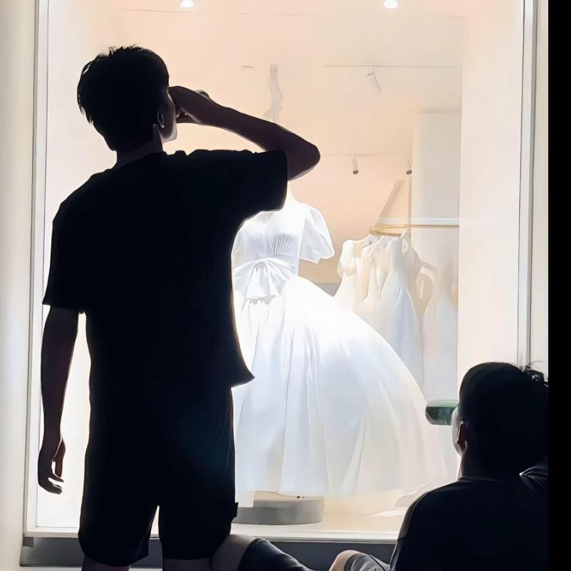 爱看妞的车贩子