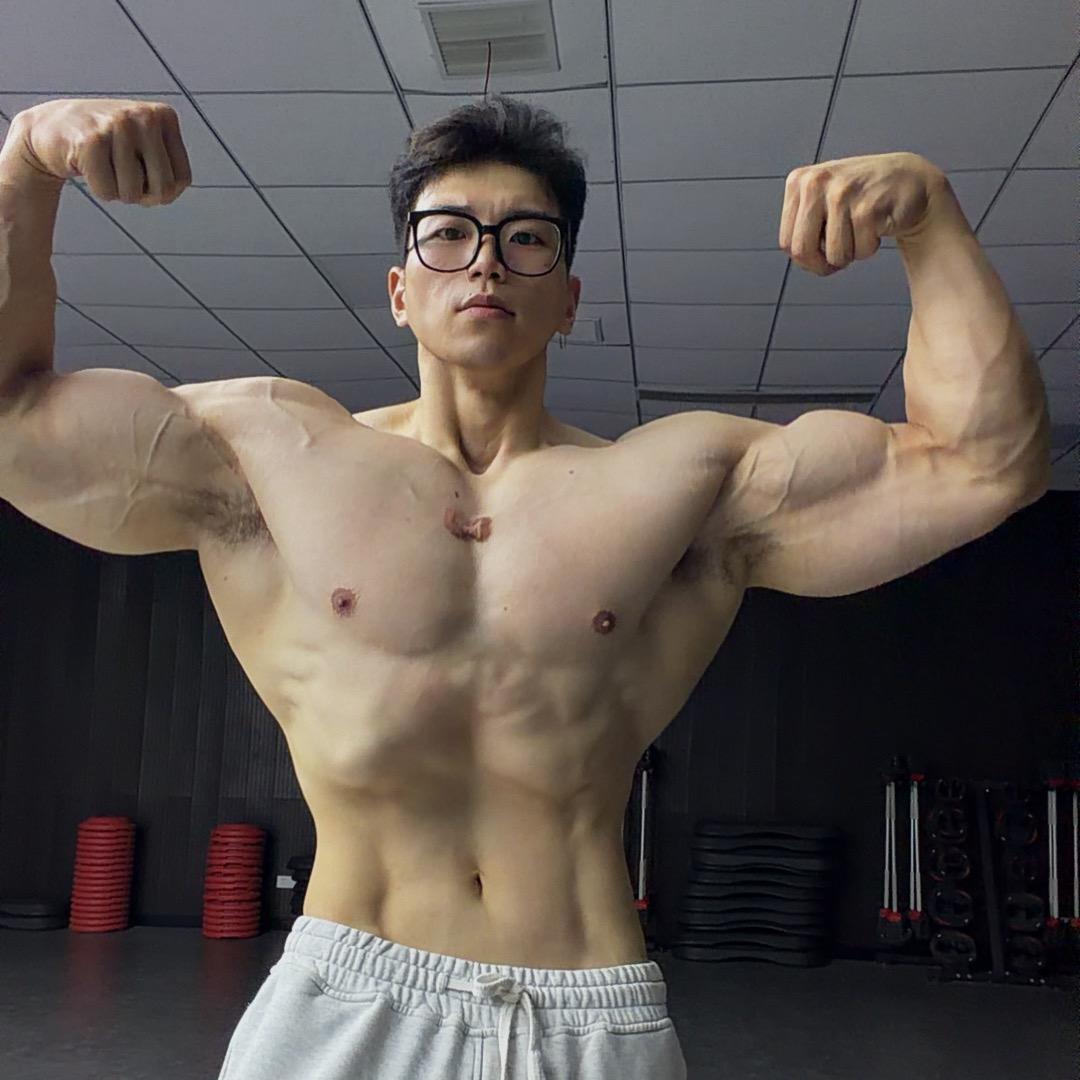 会健身的奥特曼