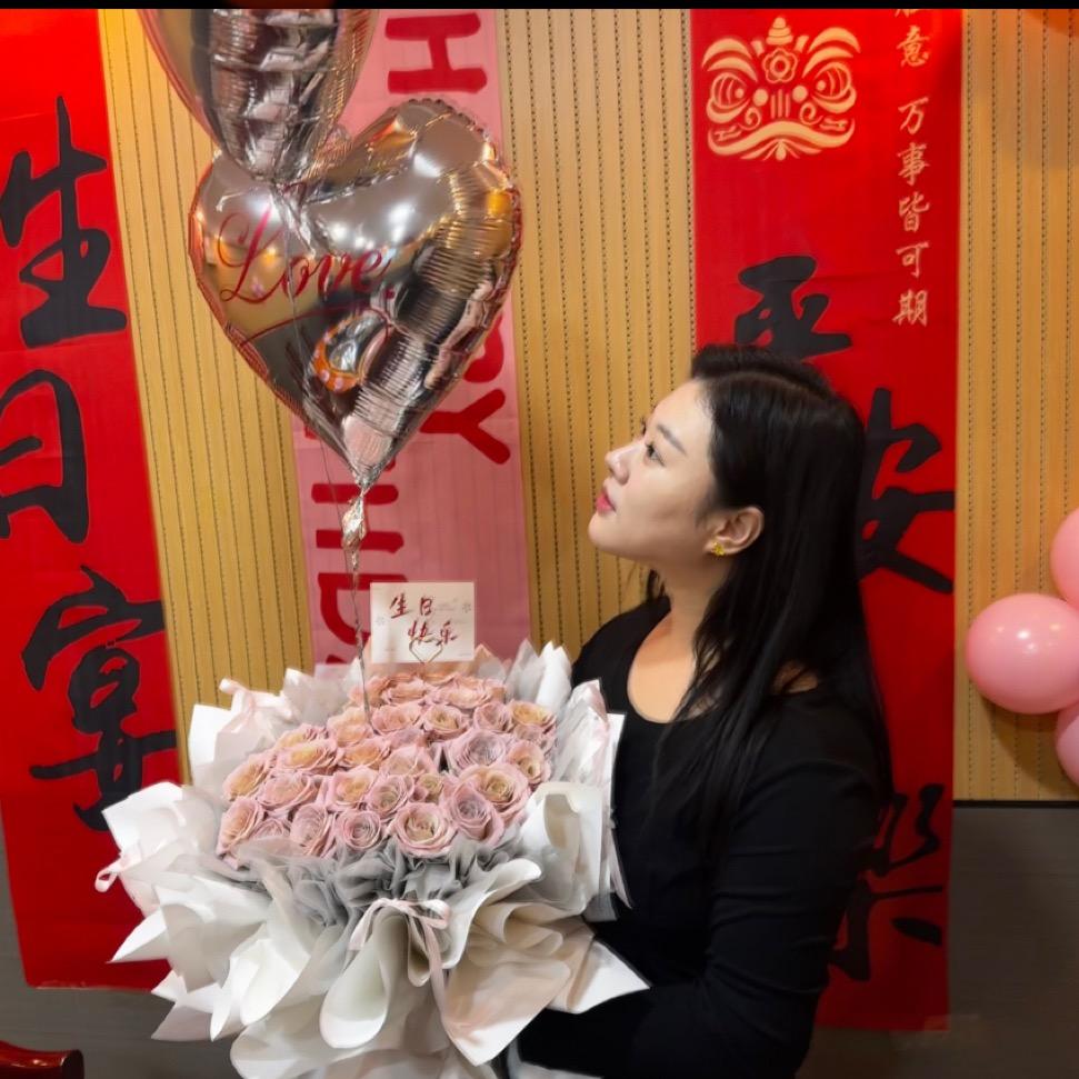 蹦蹦跳跳真可爱🐰