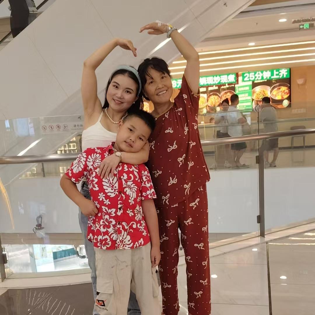 王小二（既是女儿也是妈妈）
