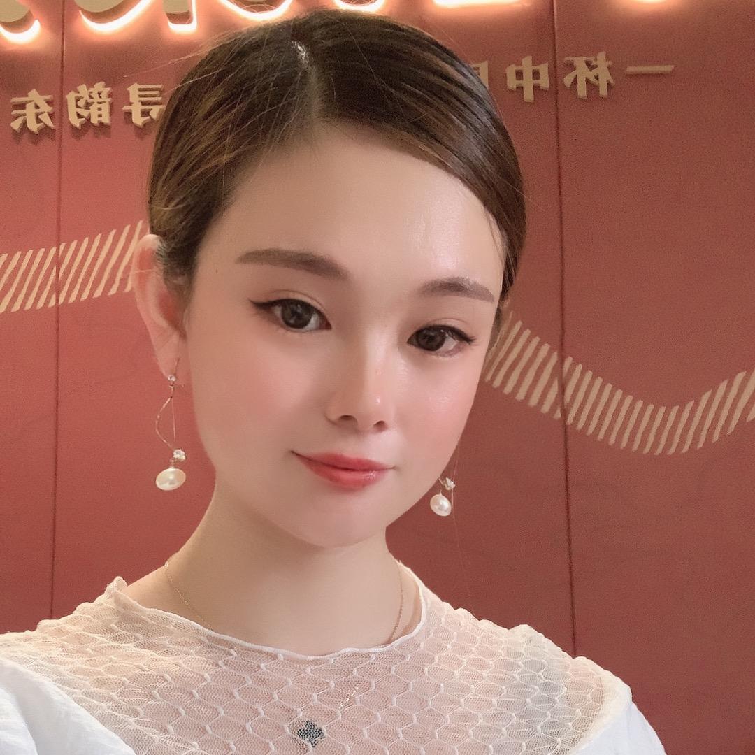 囍榷餐饮一 婷婷