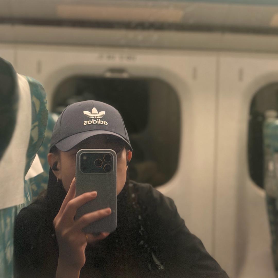 J🐘🕶️
