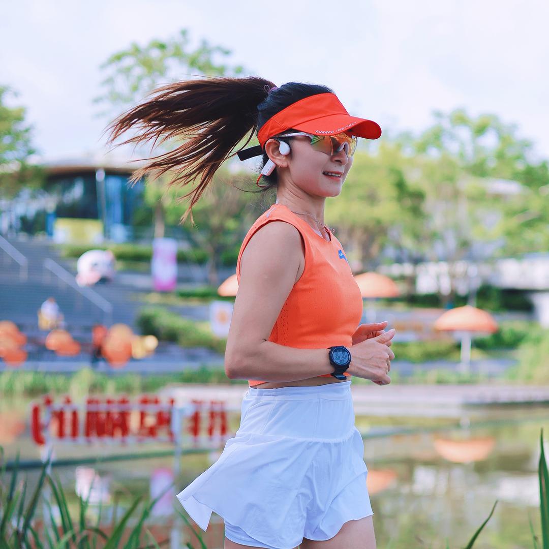 Love running👯