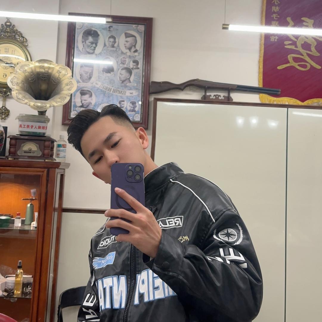 重生来做岩板的小瘦子