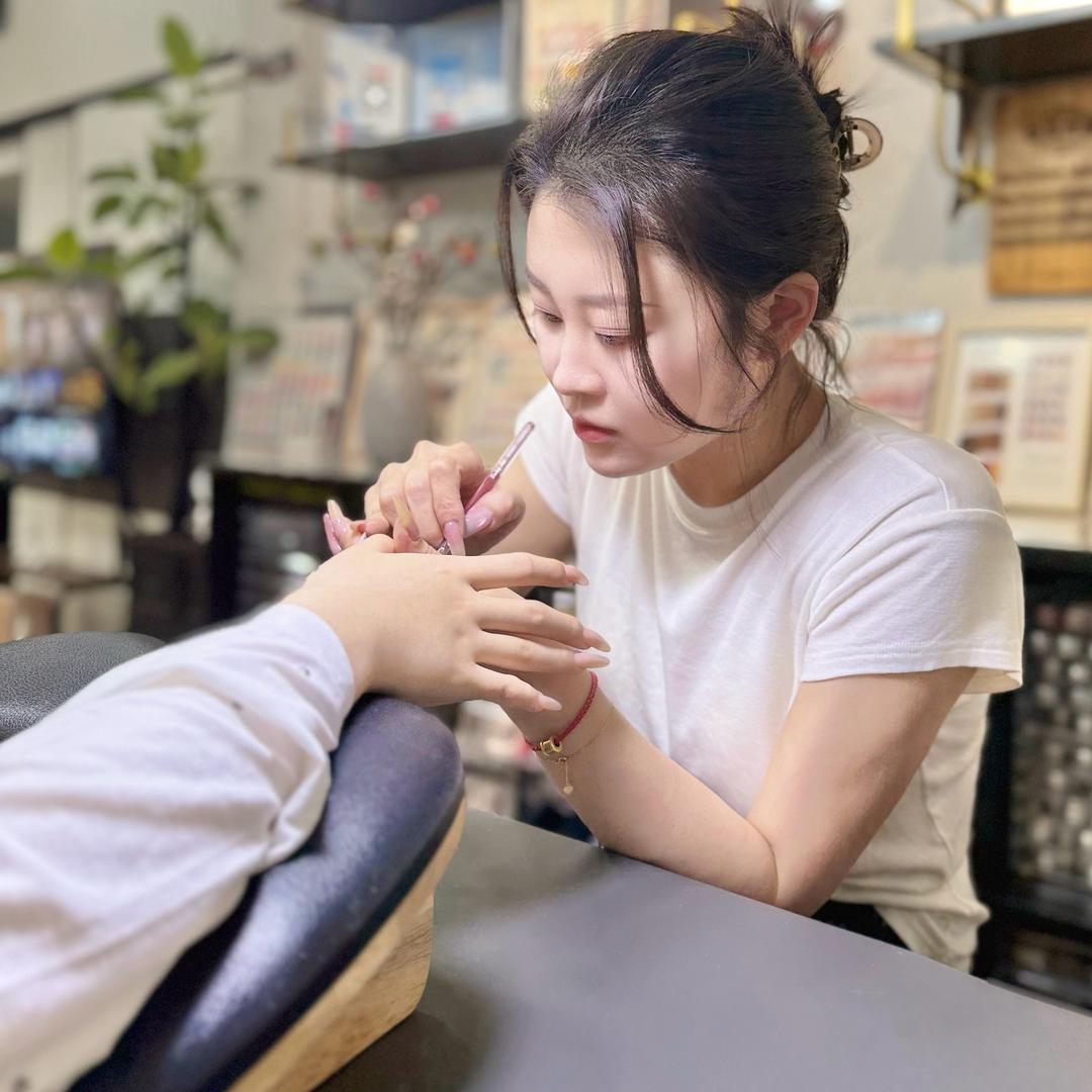 MR美人制造美甲美睫半永久～许敏
