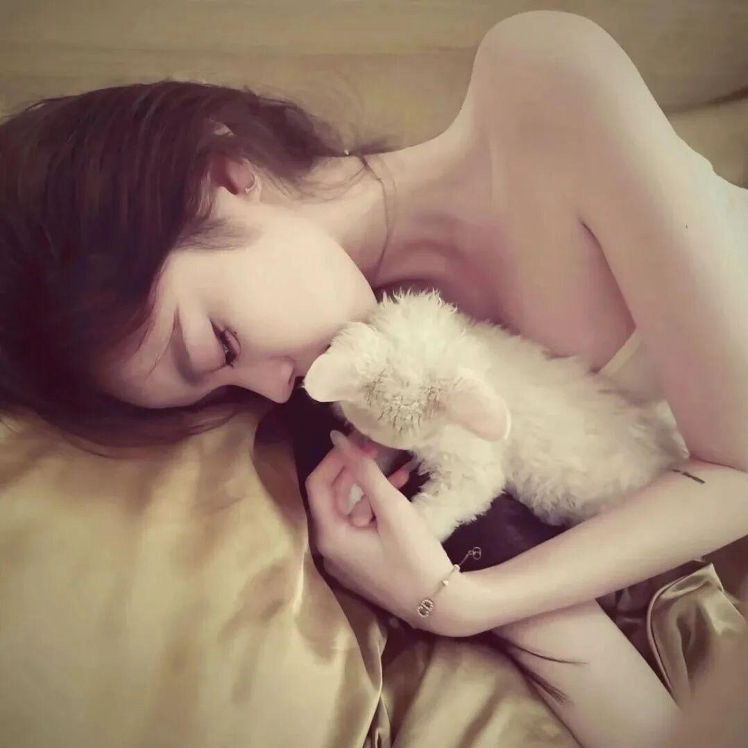 他被小美吊成翘嘴儿