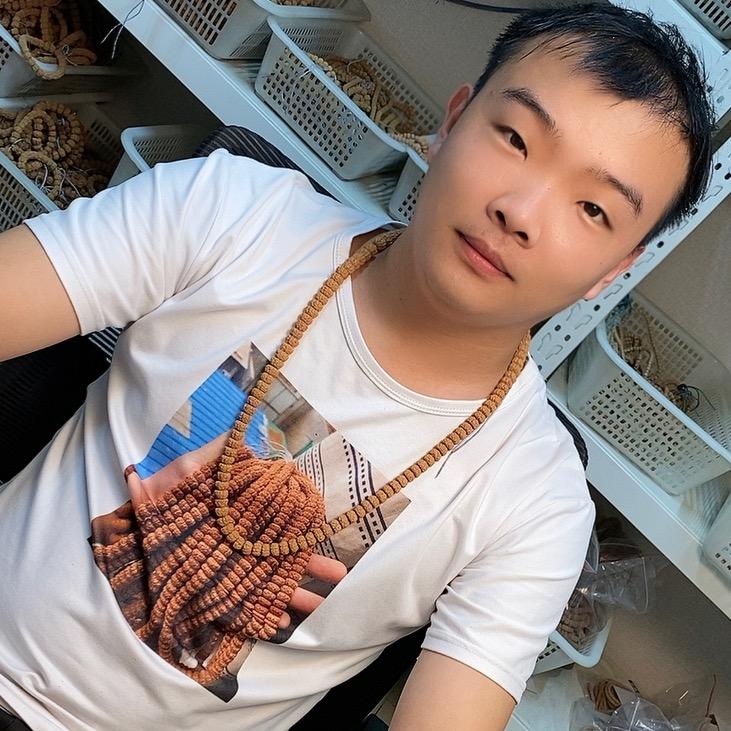老王—柏香文玩加工厂