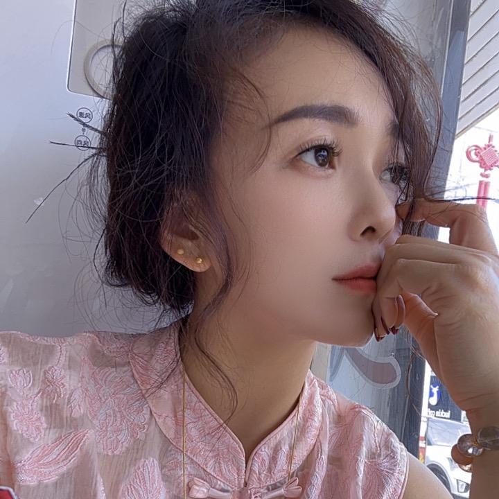 唯依精品女装店