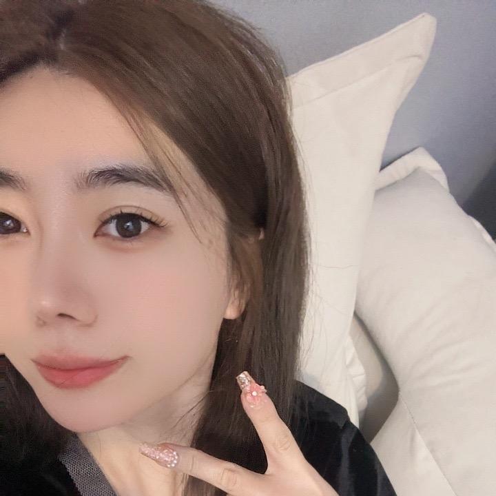 张若瑶-