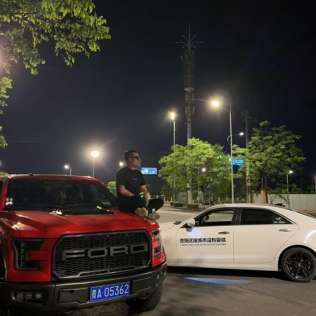 阿班👔走路带风