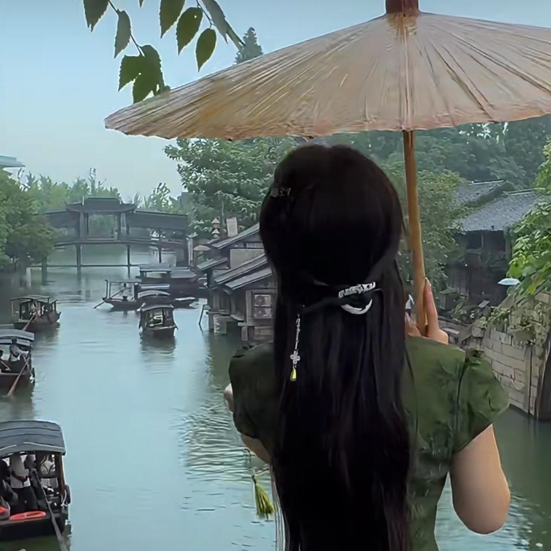 敏敏旗袍穿搭