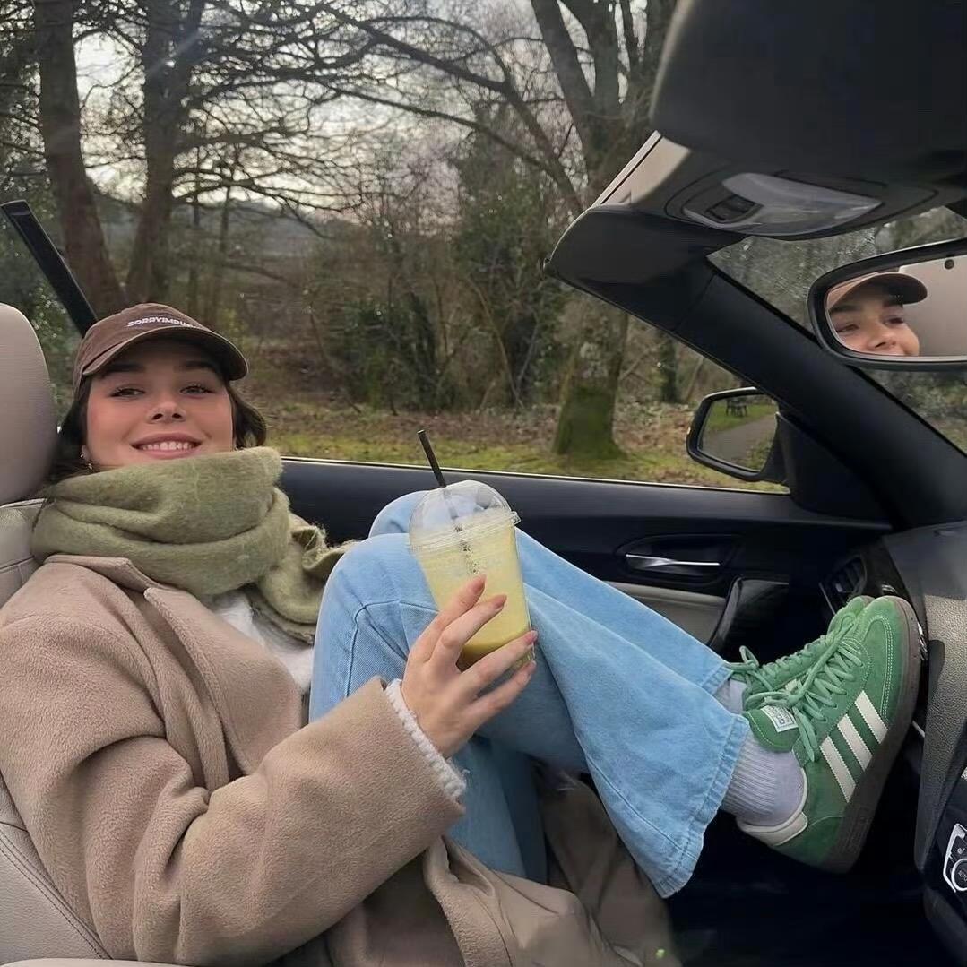 𝐴𝑟𝑎𝑦 •