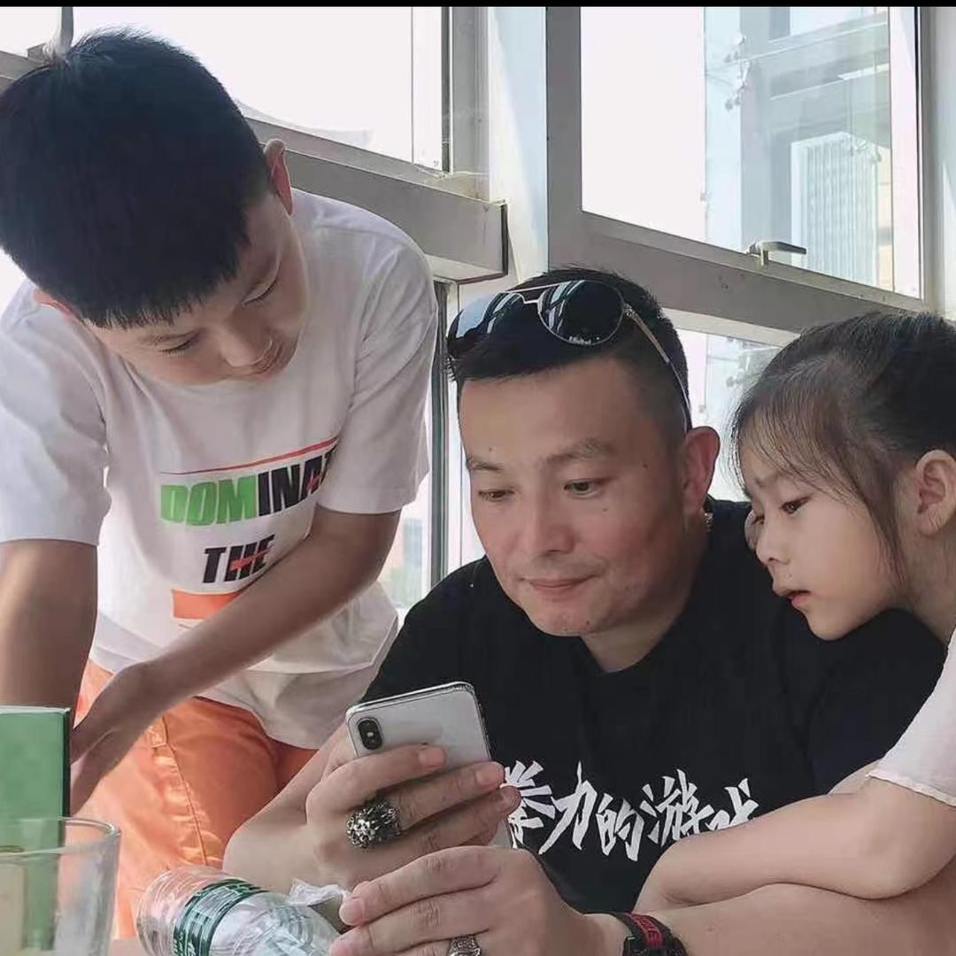 王铁锤（赛鲜生520海鲜排档）