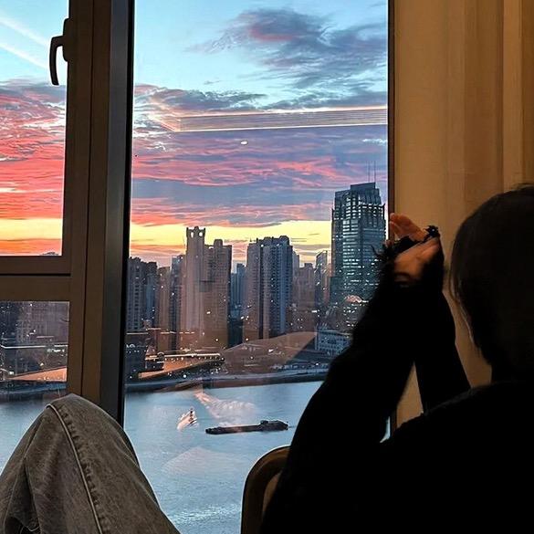 ㅤㅤㅤㅤㅤ ㅤ ㅤㅤㅤ ㅤㅤㅤ荷花不语