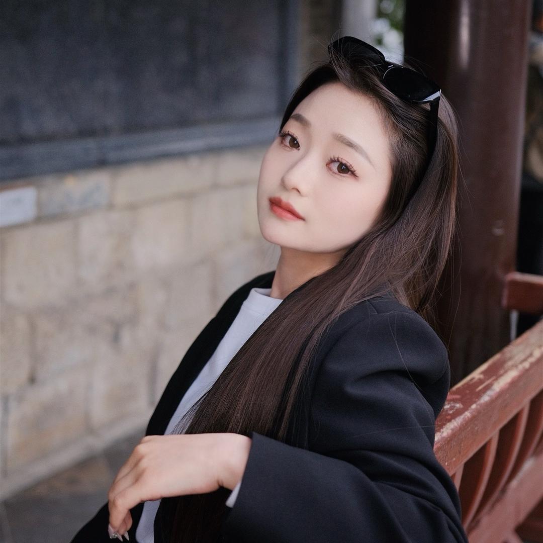 里里-