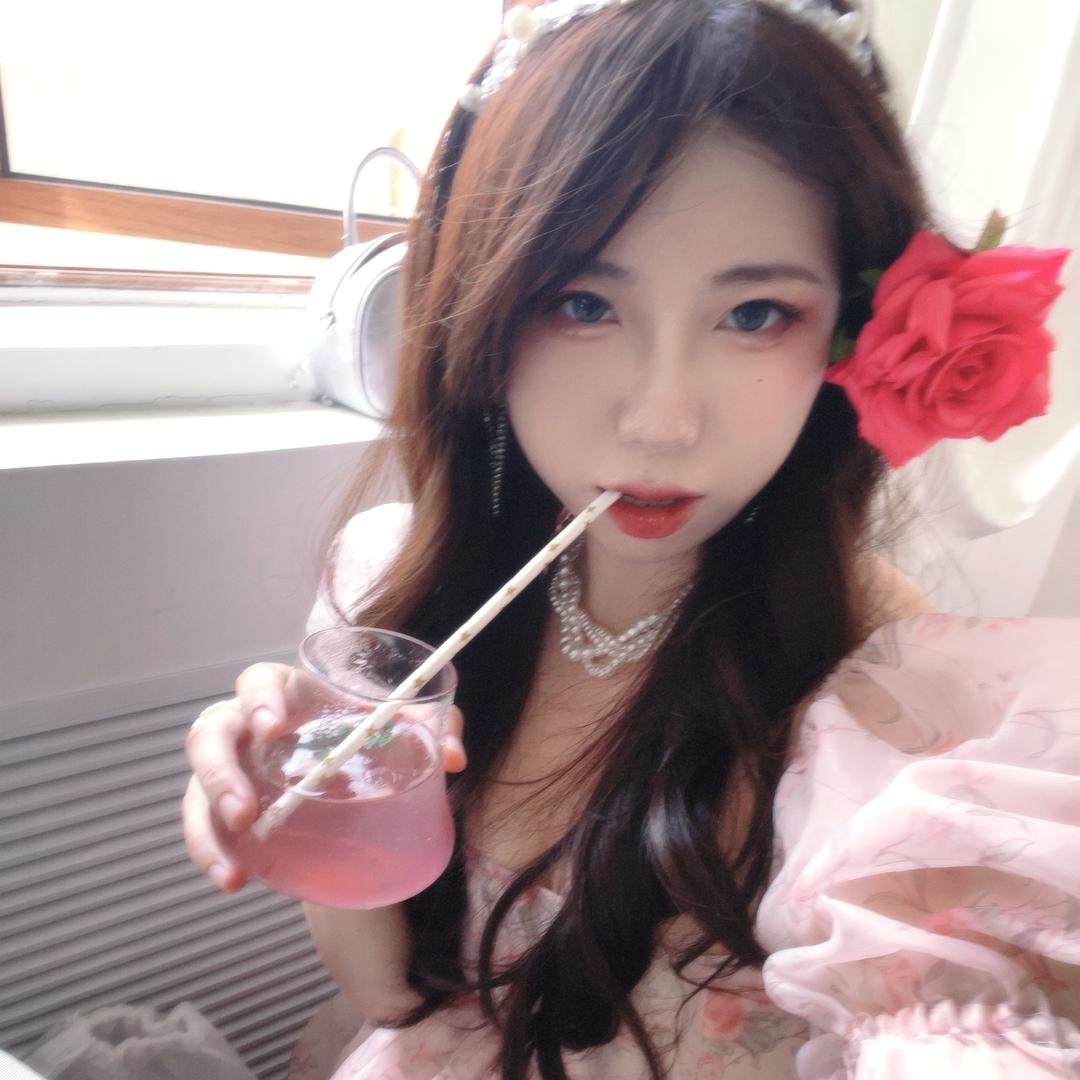 吃果冻的顿顿🎀🎀