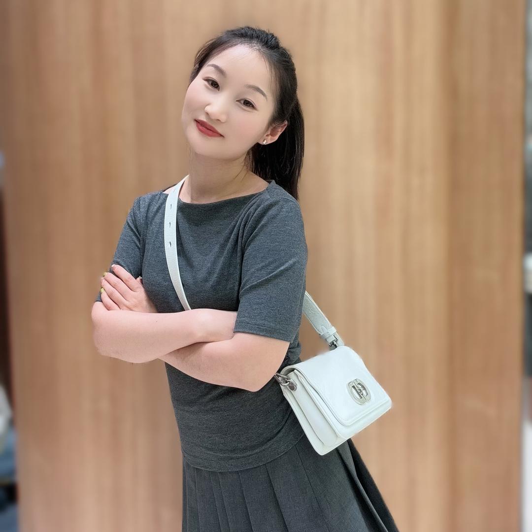 济南恒隆迪桑娜店长妍妍