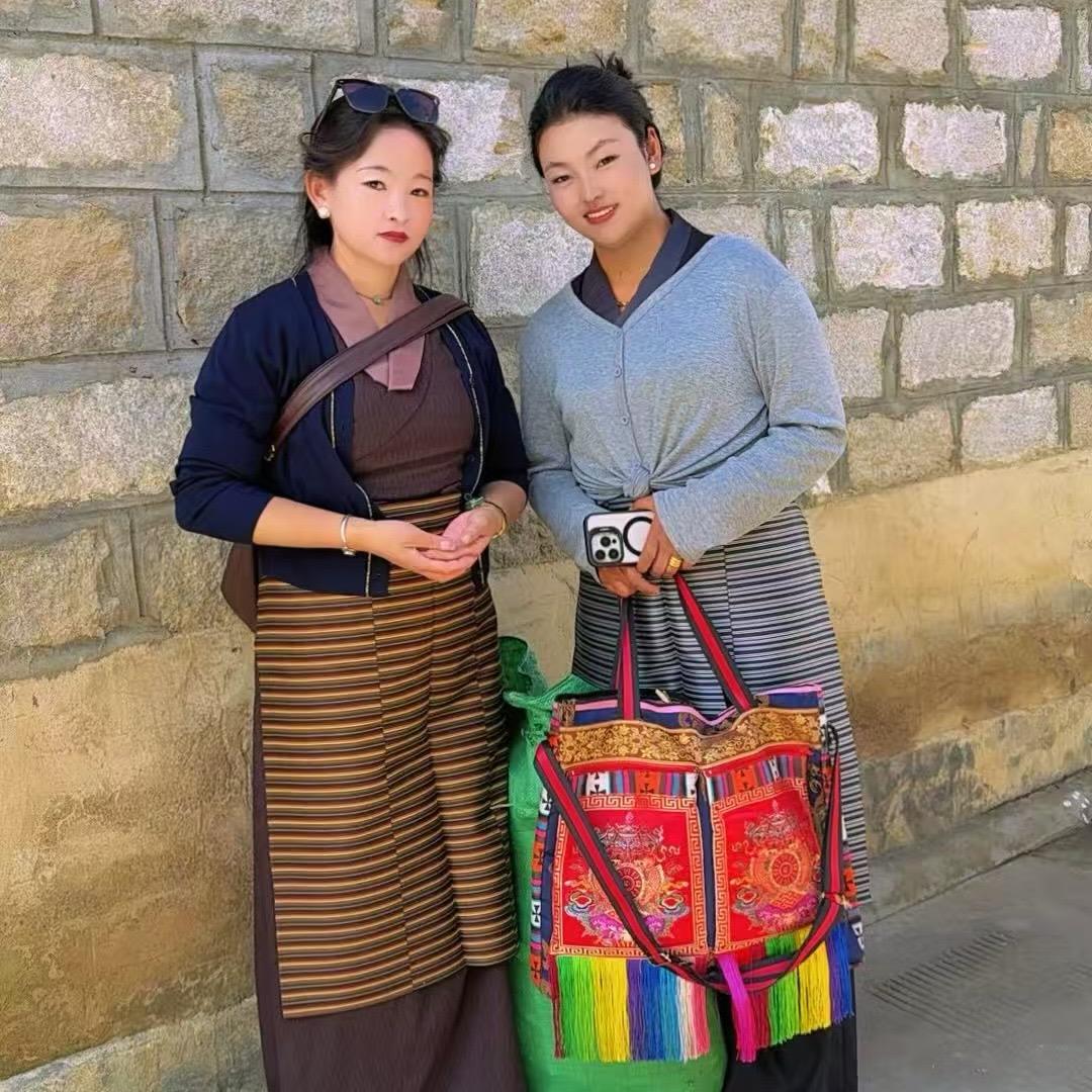 永青朗萨 服装店