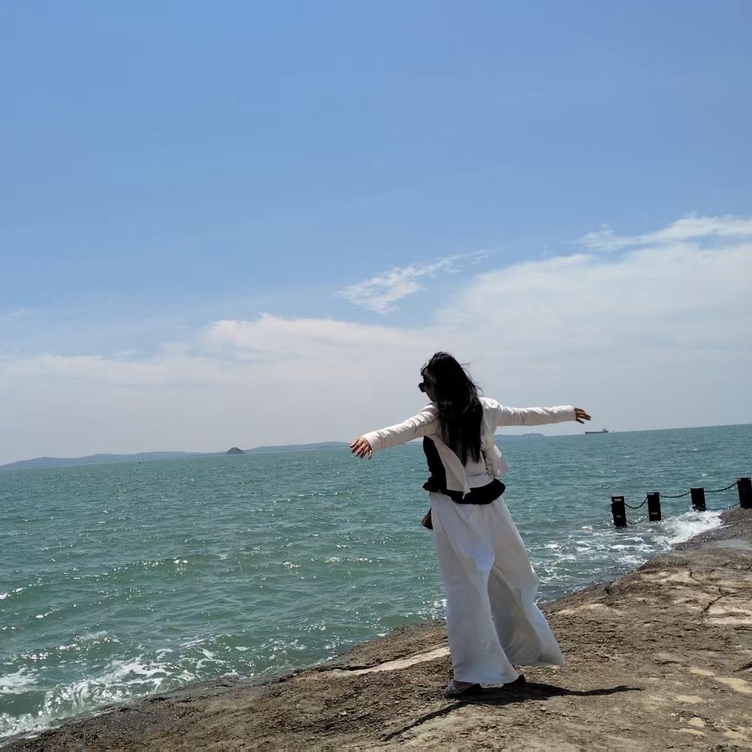 蓝天白云它最美