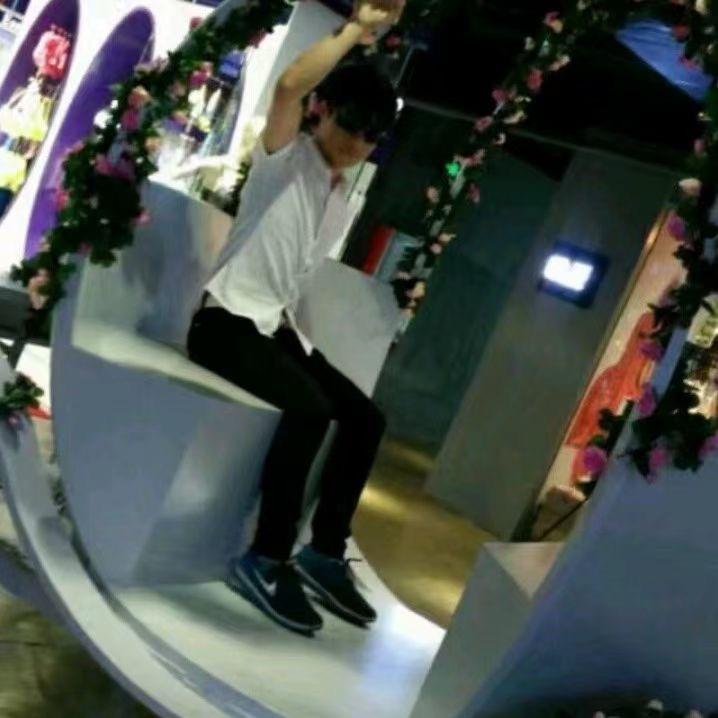 陆缘26岁