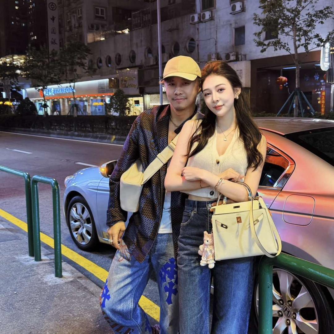 杨子很爱美.