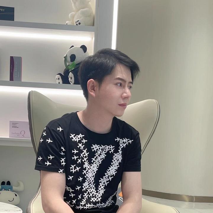 宇浩吃喝玩乐