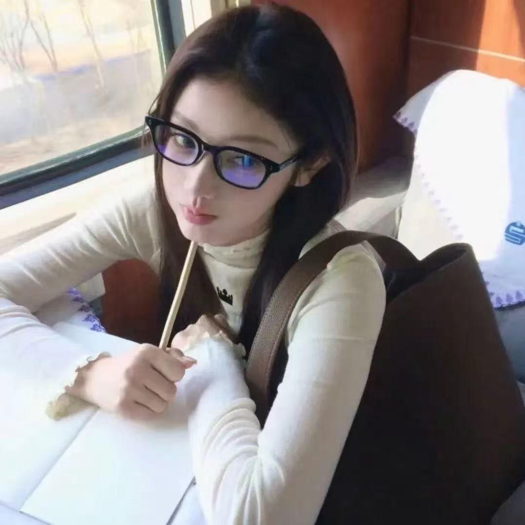 卖萌惨遭肘击^>៸៸៸៸<^੭ﾞ