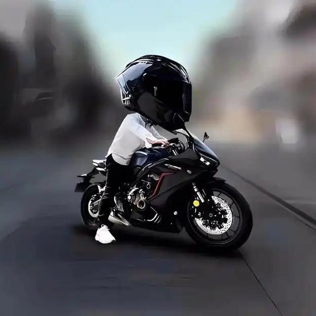 小熊穿了比基尼