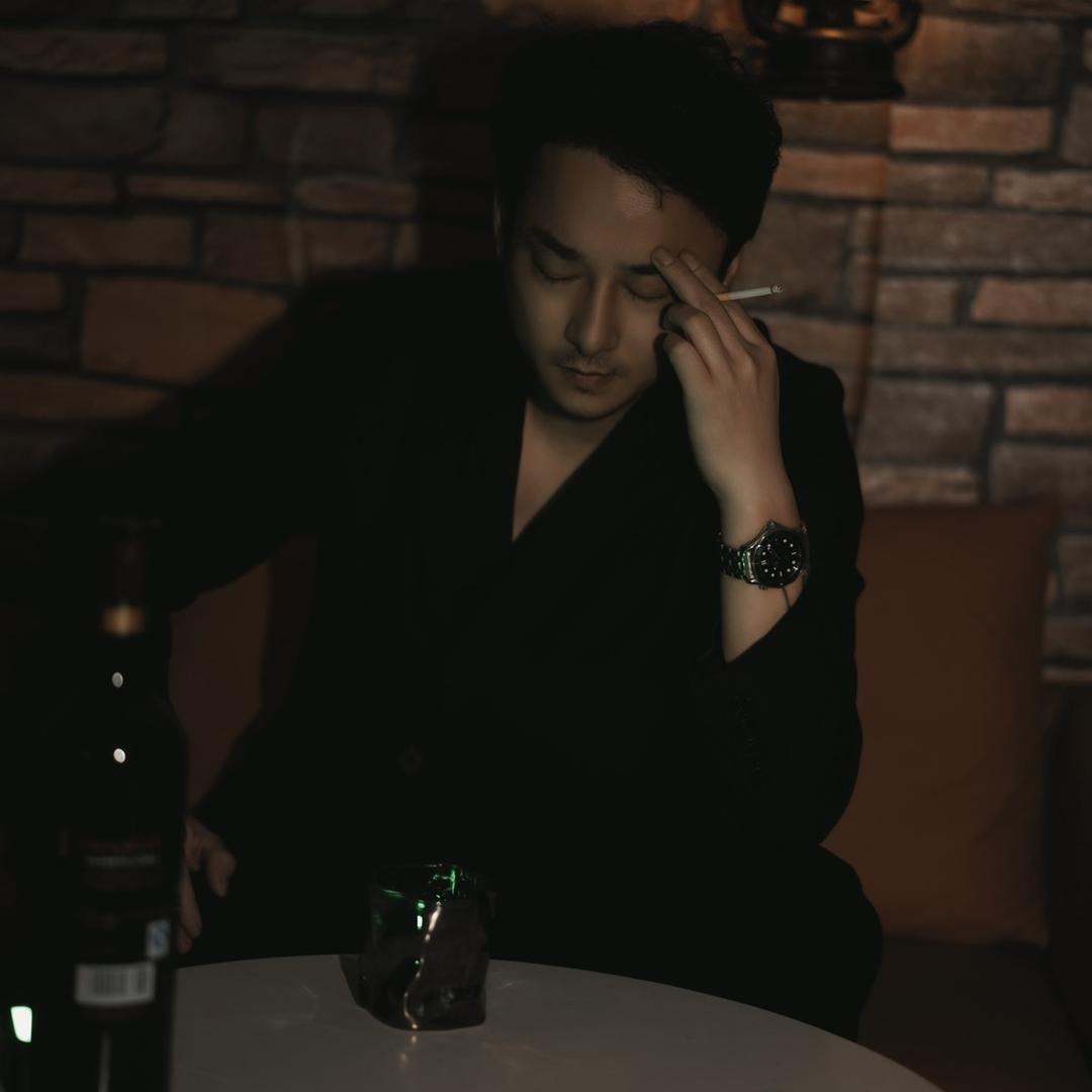 不会拍照的托尼