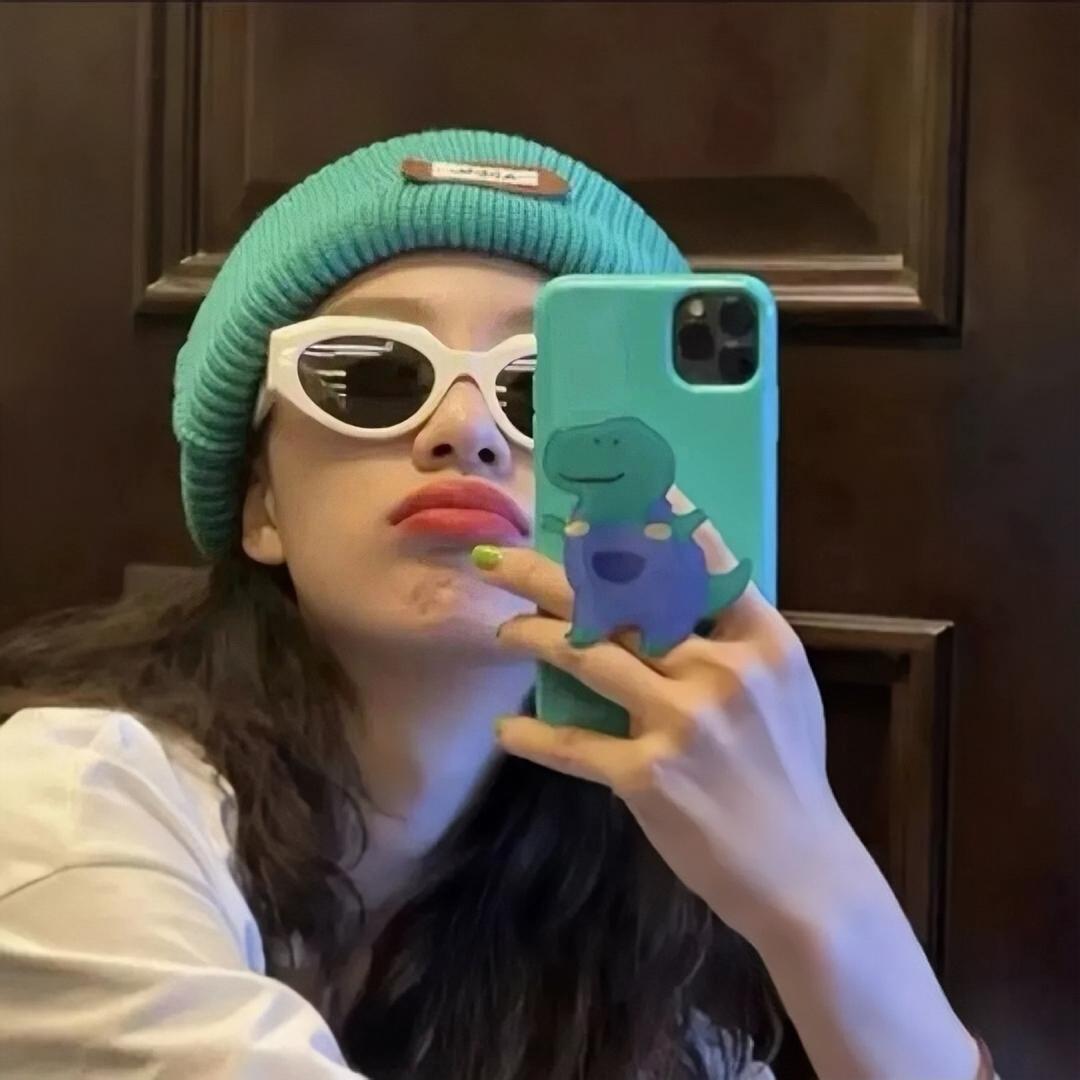 一闪一闪亮婧婧🐳 Lෆii