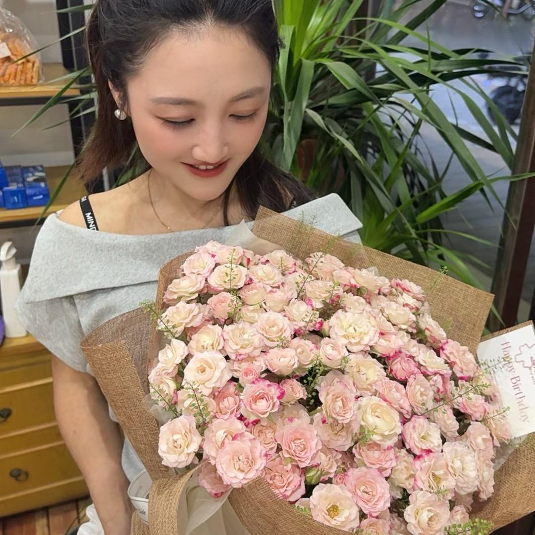 依依（日化百货仓库批发）