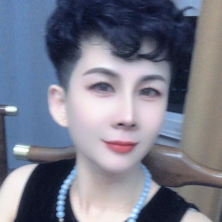 潍坊小商品城春夏秋冬服饰店
