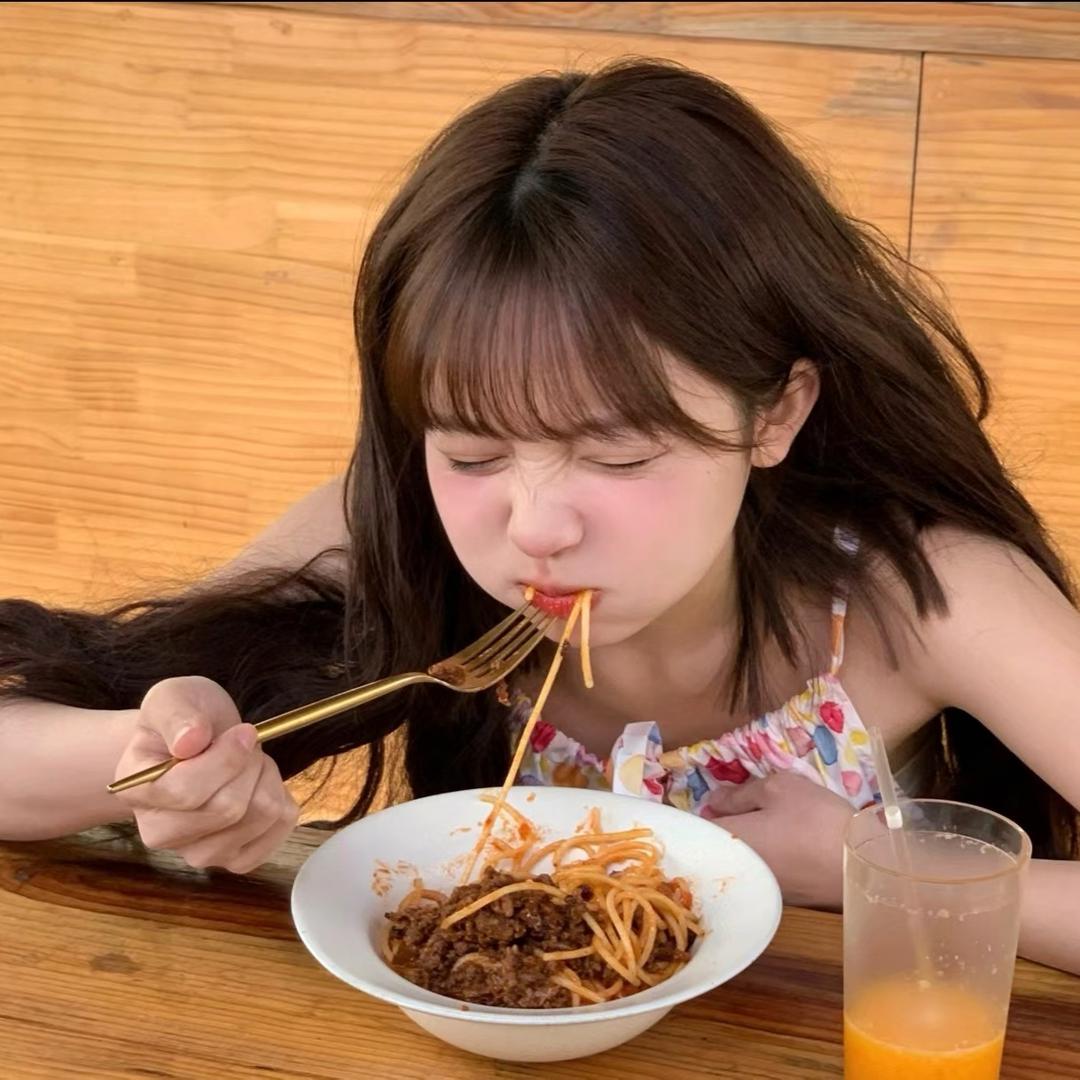 泡面加个肉🍗