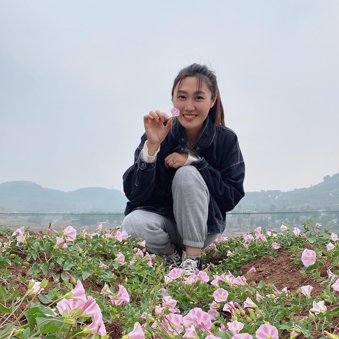 蒋小燕在路上