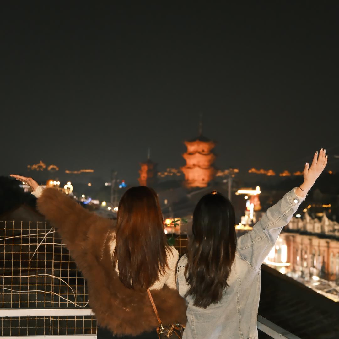 🐭¹⁹₉₆小蕾*爱拍照📷